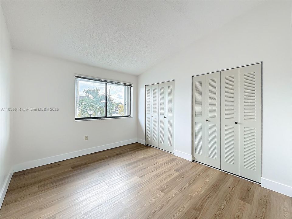 Activo con contrato: $399,000 (3 camas, 2 baños, 1360 Pies cuadrados)