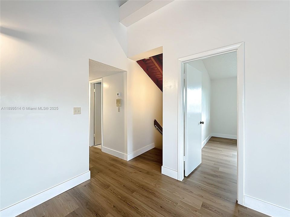 Activo con contrato: $399,000 (3 camas, 2 baños, 1360 Pies cuadrados)