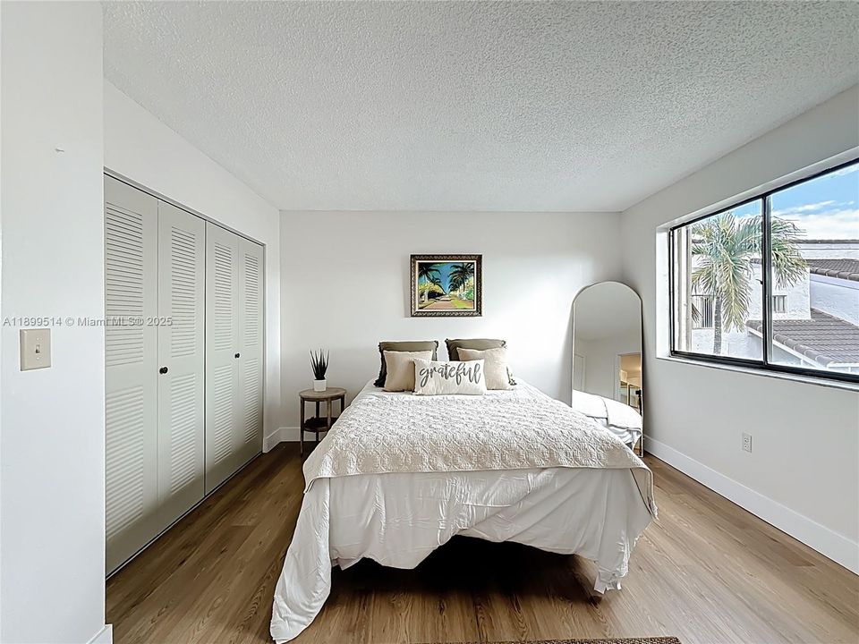 Activo con contrato: $399,000 (3 camas, 2 baños, 1360 Pies cuadrados)