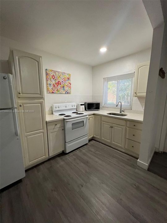 最近租的: $1,900 (1 贝兹, 1 浴室, 0 平方英尺)