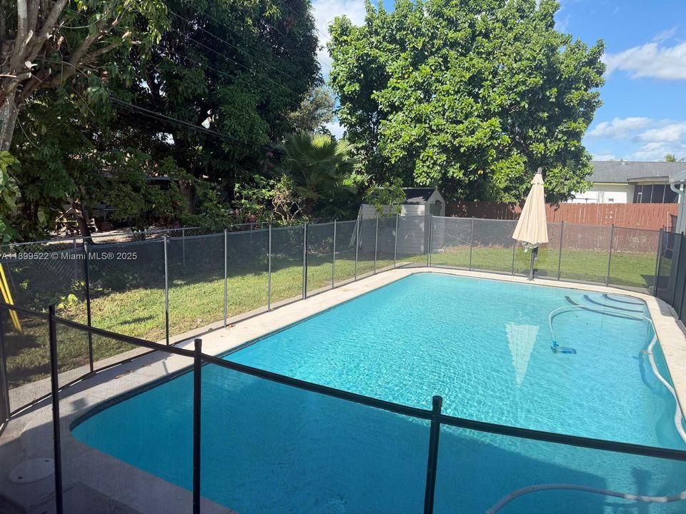 For Sale: $724,900 (3 beds, 2 baths, 1738 Square Feet)