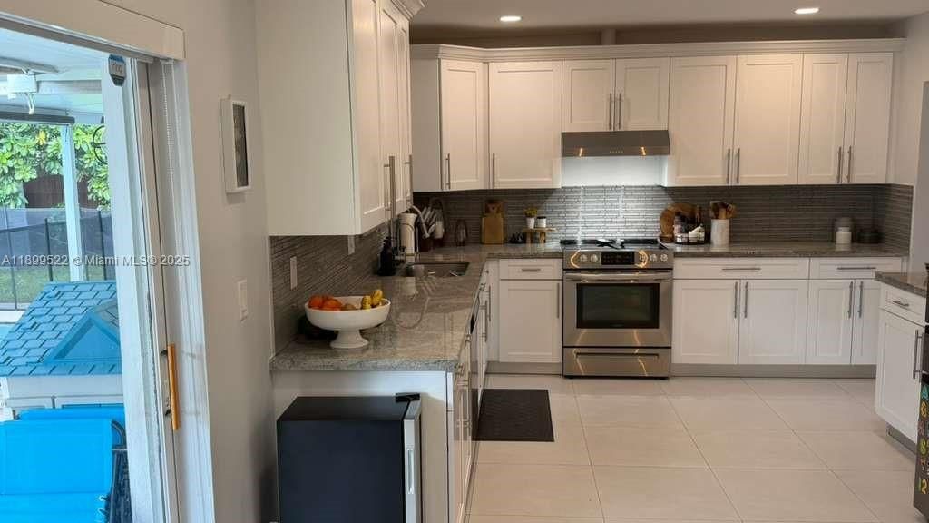 For Sale: $724,900 (3 beds, 2 baths, 1738 Square Feet)