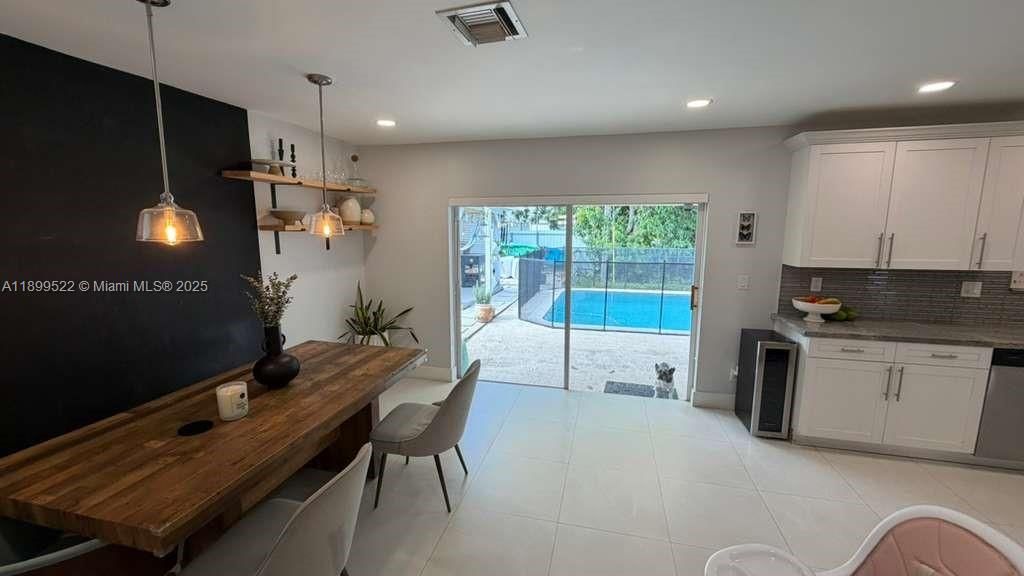 For Sale: $724,900 (3 beds, 2 baths, 1738 Square Feet)