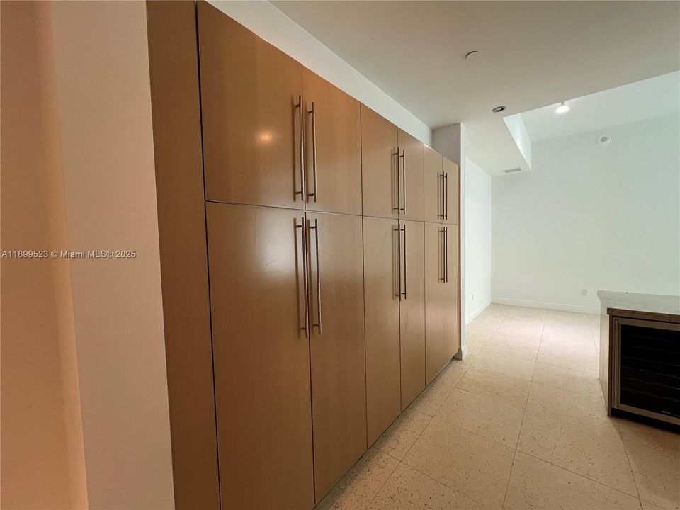 For Sale: $1,325,000 (2 beds, 2 baths, 1326 Square Feet)