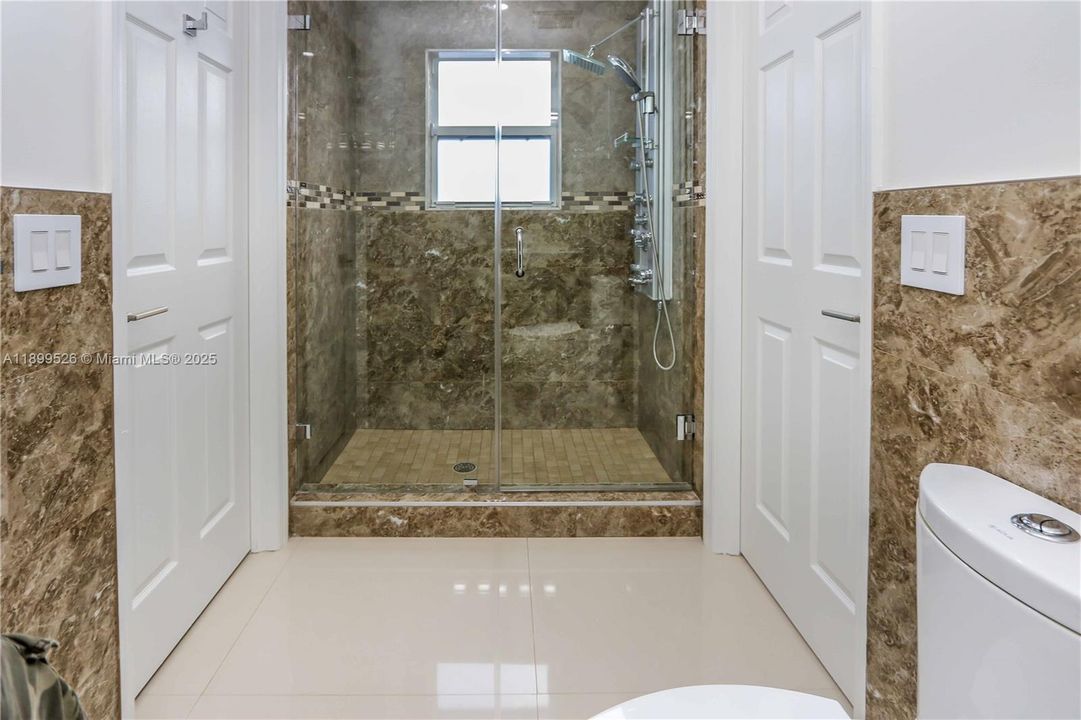 待售: $849,000 (4 贝兹, 4 浴室, 2513 平方英尺)