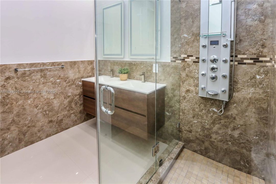 待售: $849,000 (4 贝兹, 4 浴室, 2513 平方英尺)