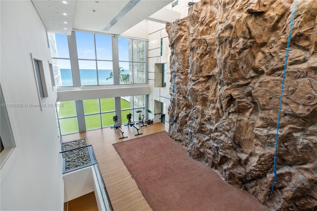 В аренду: $35,000 (3 спален, 3 ванн, 3385 Квадратных фут)