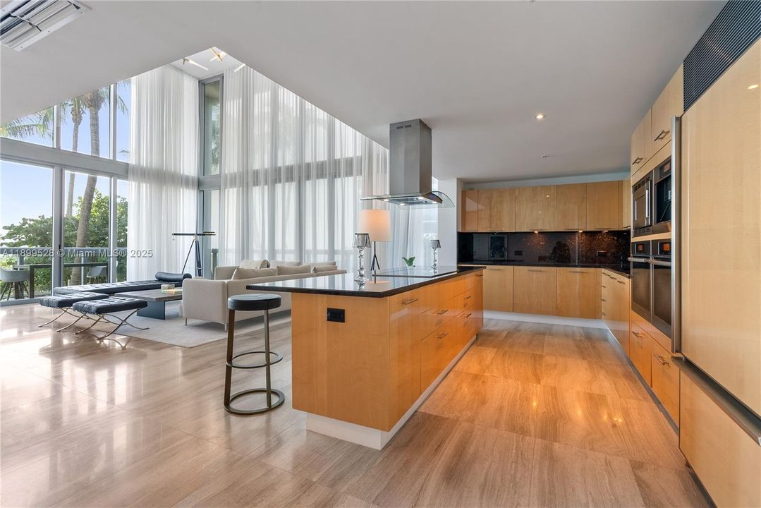 В аренду: $35,000 (3 спален, 3 ванн, 3385 Квадратных фут)