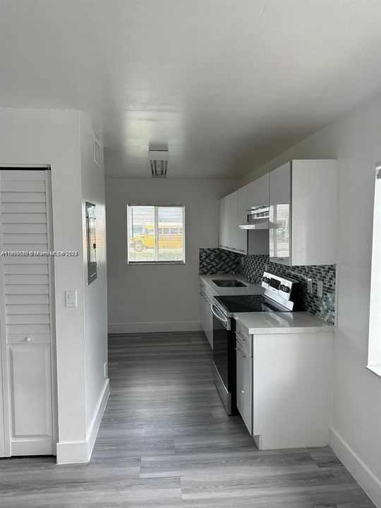 Recently Rented: $2,100 (2 beds, 1 baths, 3070 Square Feet)