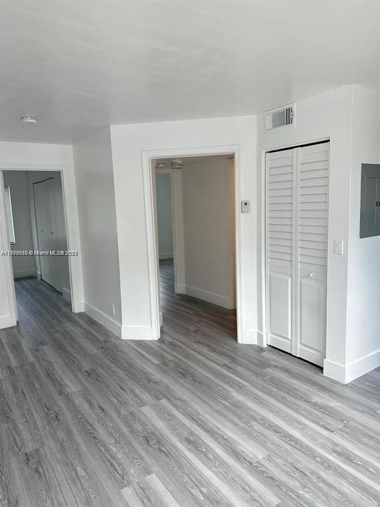 Recently Rented: $2,100 (2 beds, 1 baths, 3070 Square Feet)