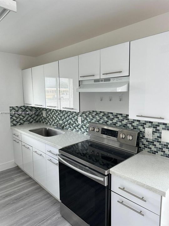 Recently Rented: $2,100 (2 beds, 1 baths, 3070 Square Feet)