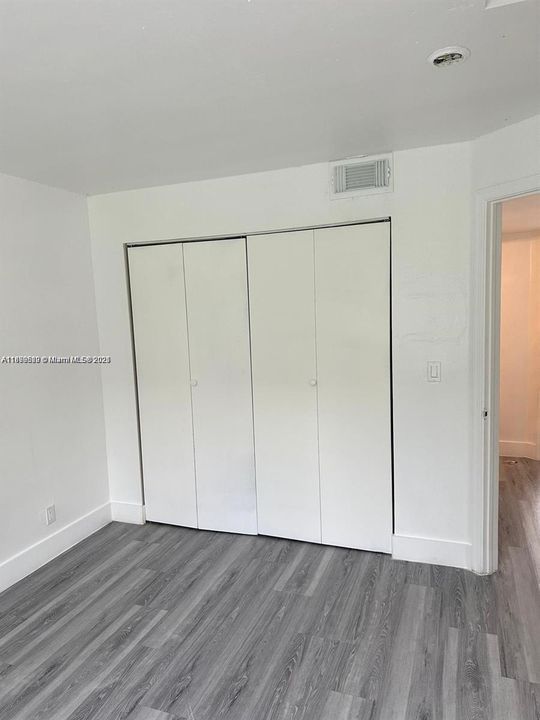 Recently Rented: $2,100 (2 beds, 1 baths, 3070 Square Feet)