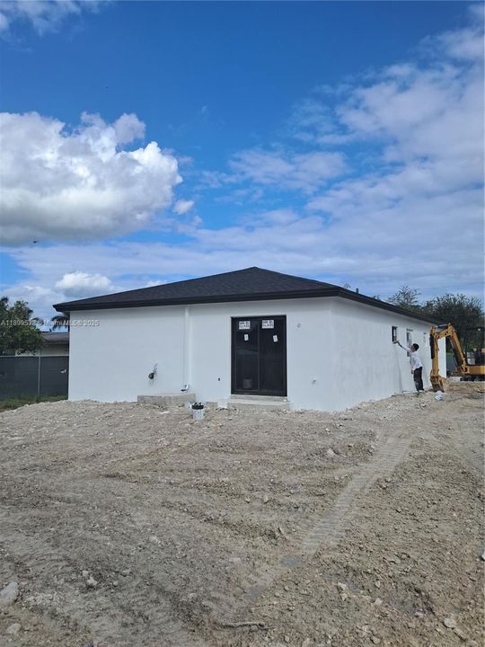 For Sale: $650,000 (4 beds, 2 baths, 1495 Square Feet)