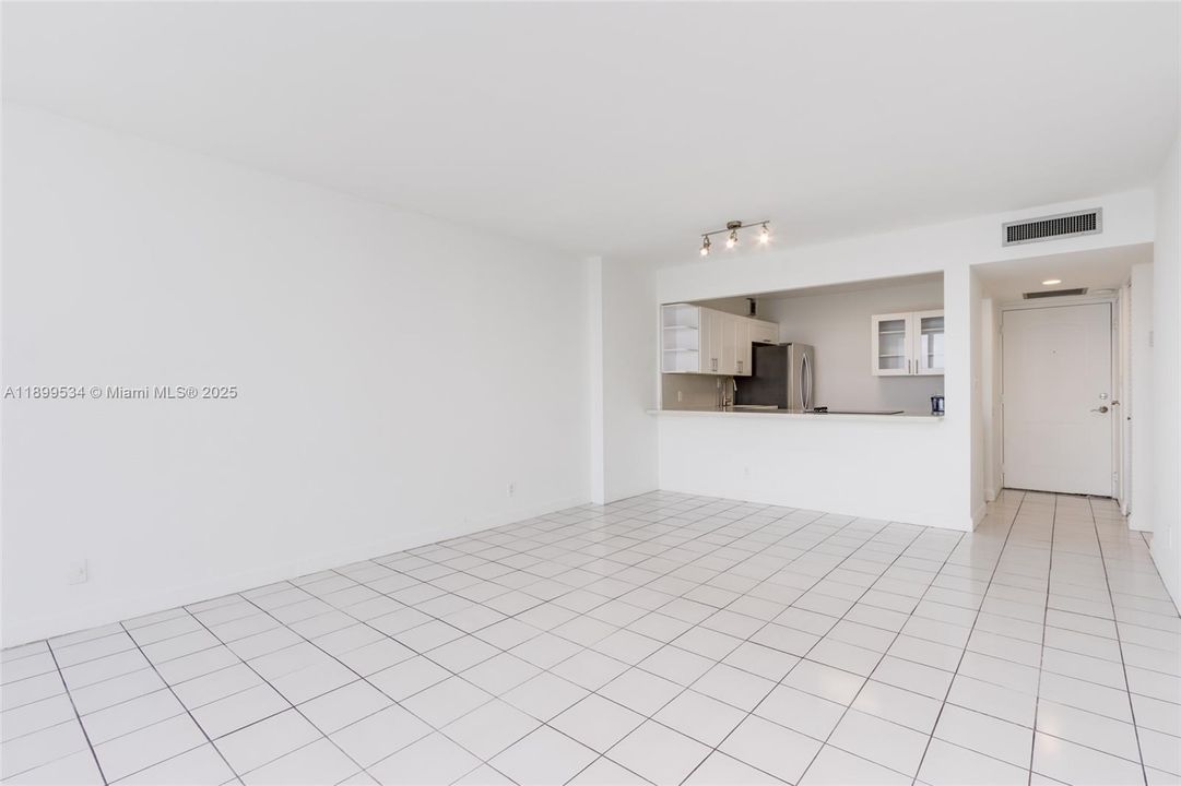 Recently Rented: $2,250 (1 beds, 1 baths, 991 Square Feet)