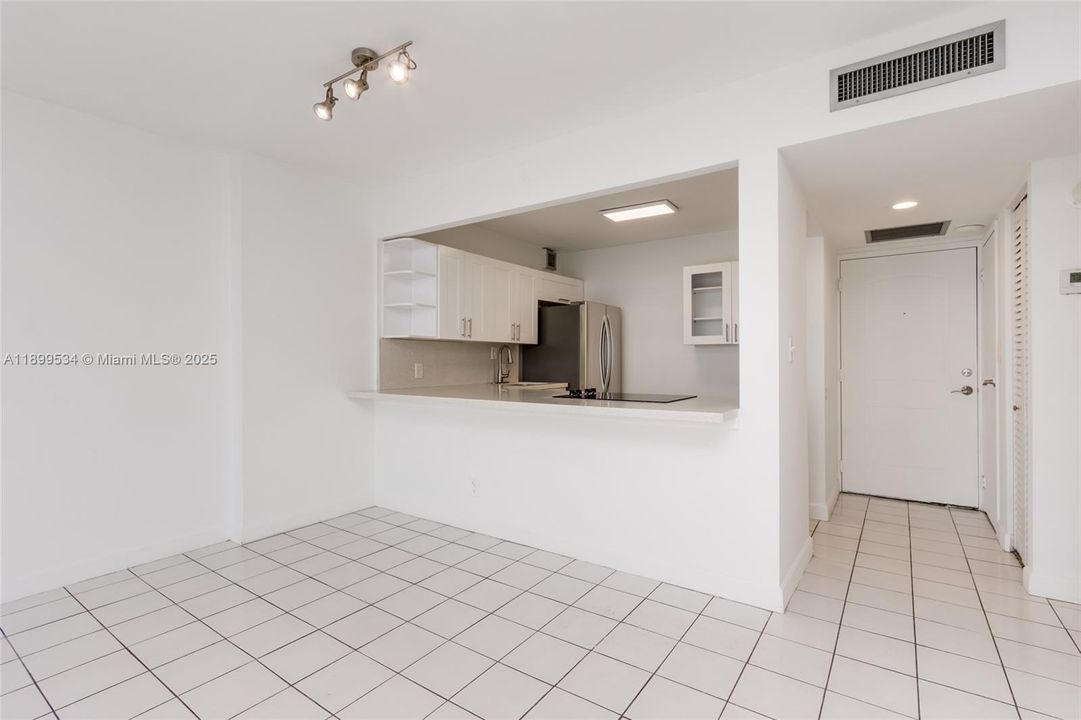 Recently Rented: $2,250 (1 beds, 1 baths, 991 Square Feet)