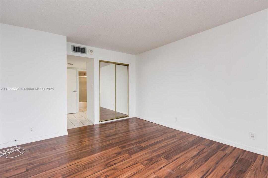 Recently Rented: $2,250 (1 beds, 1 baths, 991 Square Feet)