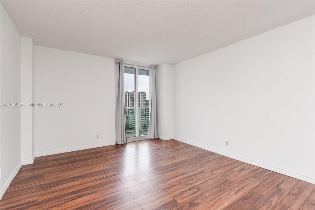 Recently Rented: $2,250 (1 beds, 1 baths, 991 Square Feet)