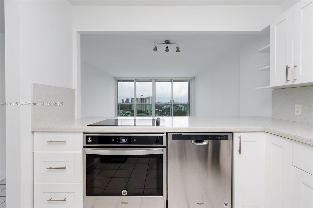 Recently Rented: $2,250 (1 beds, 1 baths, 991 Square Feet)