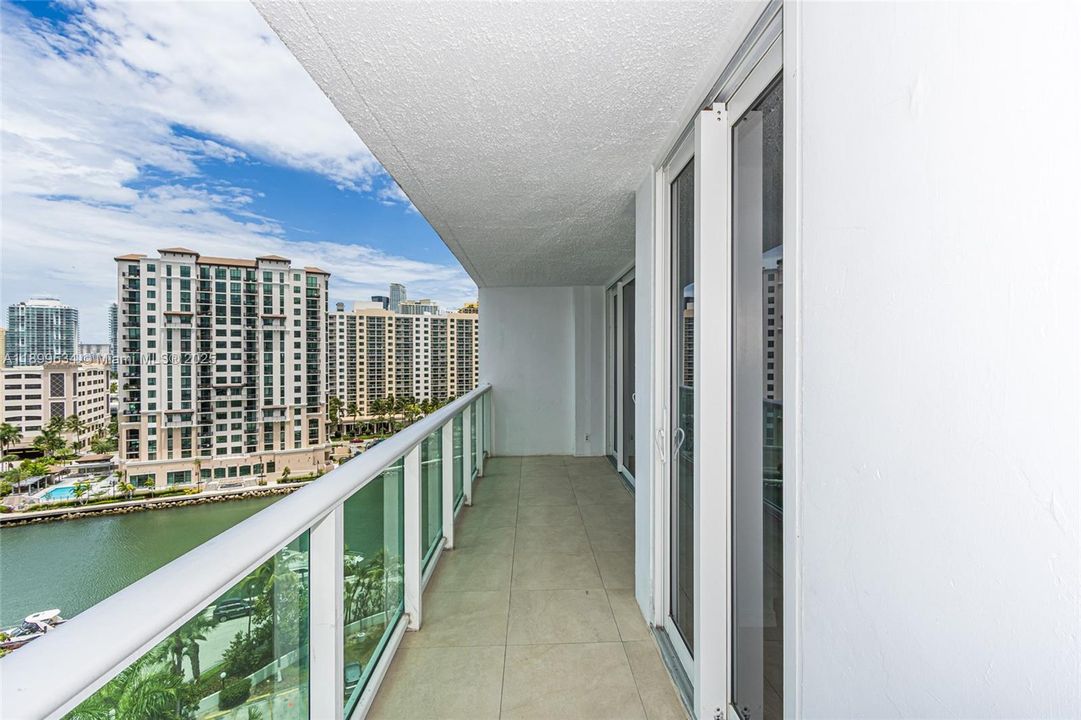 Recently Rented: $2,250 (1 beds, 1 baths, 991 Square Feet)