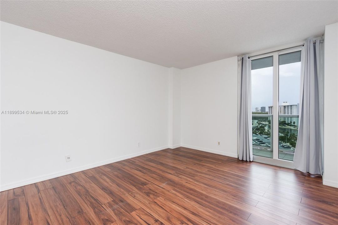 Recently Rented: $2,250 (1 beds, 1 baths, 991 Square Feet)