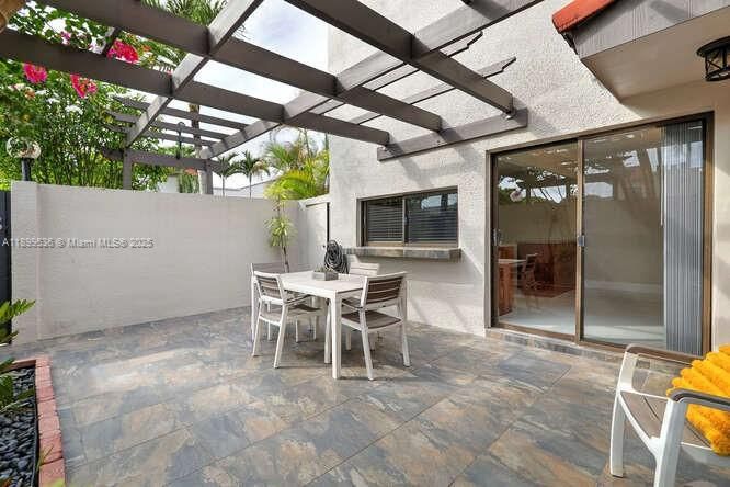 Active With Contract: $3,150 (2 beds, 1 baths, 1057 Square Feet)