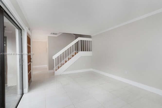 Active With Contract: $3,150 (2 beds, 1 baths, 1057 Square Feet)