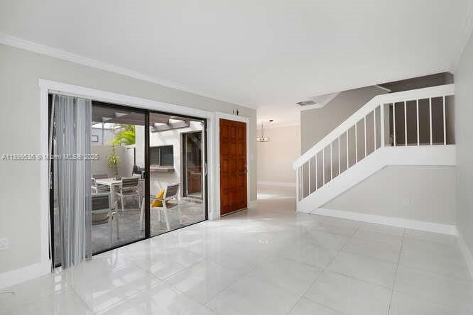 Active With Contract: $3,150 (2 beds, 1 baths, 1057 Square Feet)