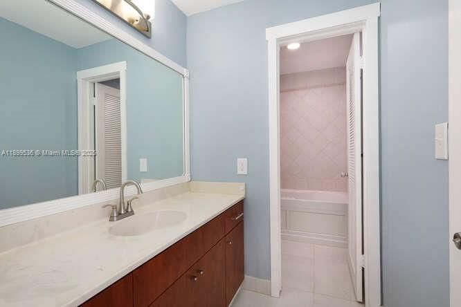 Active With Contract: $3,150 (2 beds, 1 baths, 1057 Square Feet)