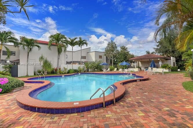 Active With Contract: $3,150 (2 beds, 1 baths, 1057 Square Feet)