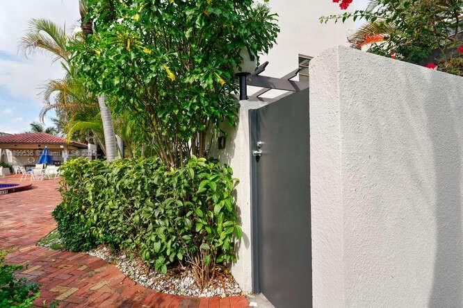 Active With Contract: $3,150 (2 beds, 1 baths, 1057 Square Feet)