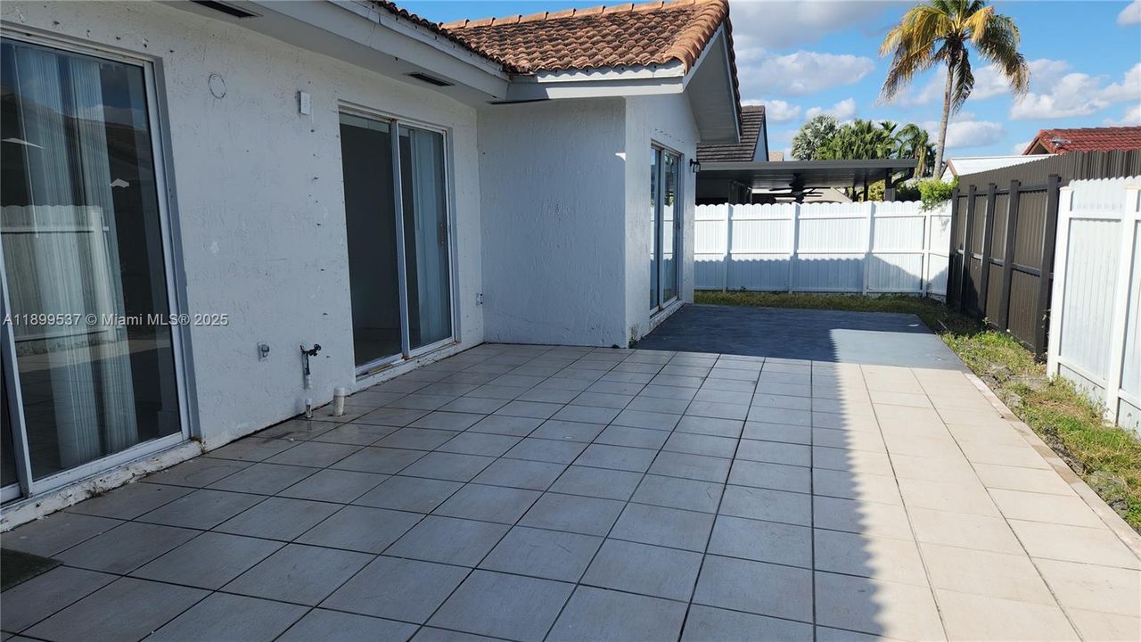 Recently Rented: $2,950 (4 beds, 2 baths, 1772 Square Feet)