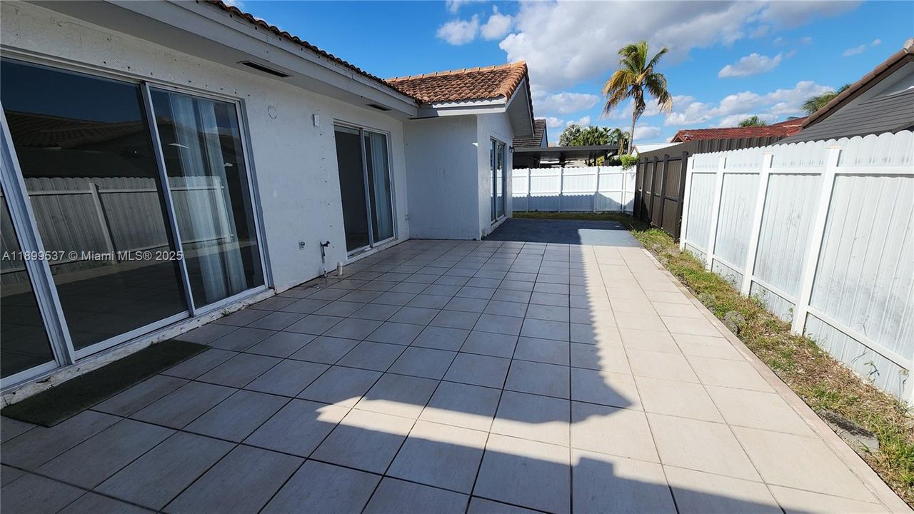 Recently Rented: $2,950 (4 beds, 2 baths, 1772 Square Feet)