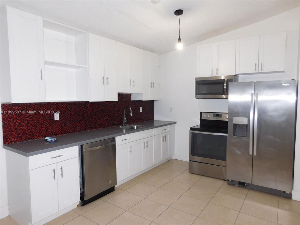 Recently Rented: $2,950 (4 beds, 2 baths, 1772 Square Feet)