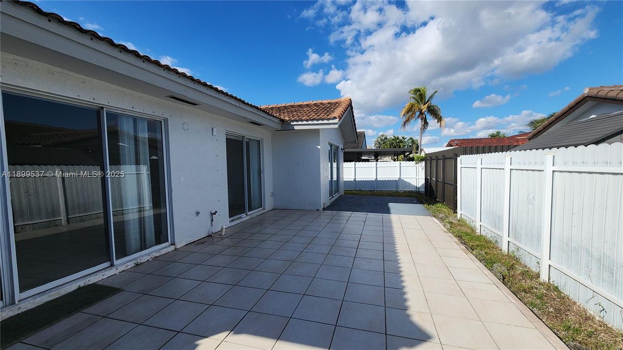 Recently Rented: $2,950 (4 beds, 2 baths, 1772 Square Feet)