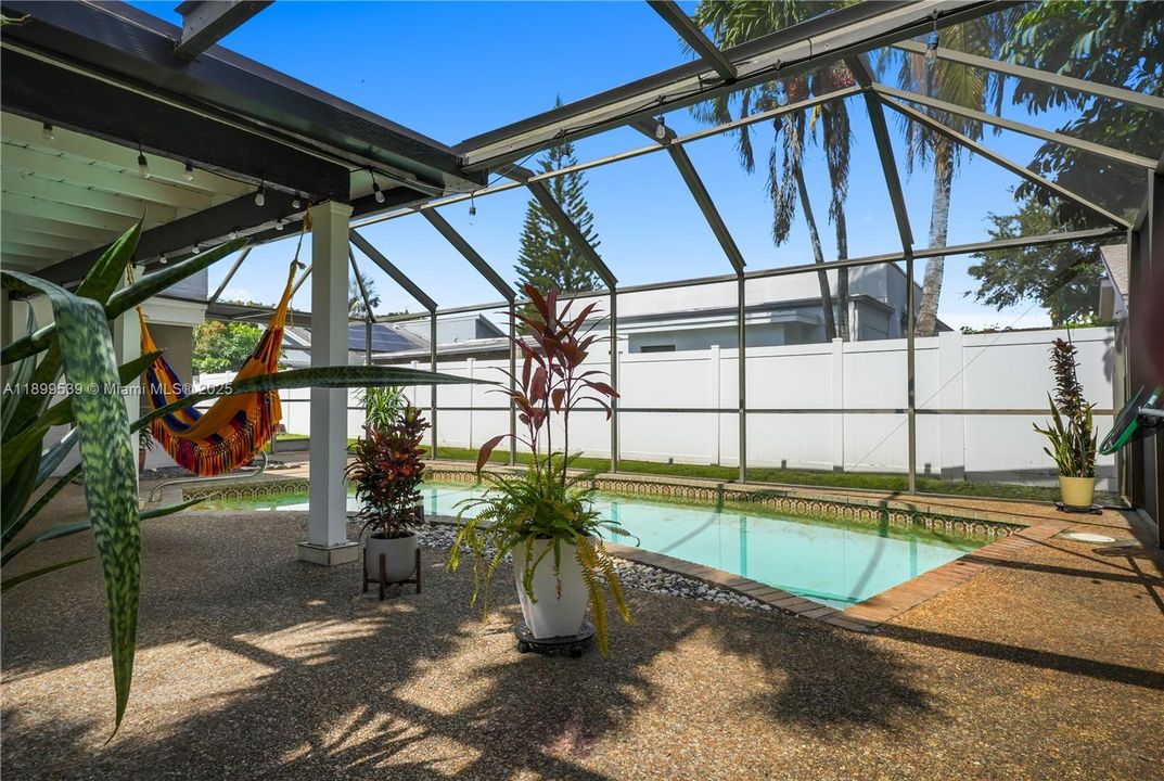 Active With Contract: $500,000 (3 beds, 2 baths, 1668 Square Feet)