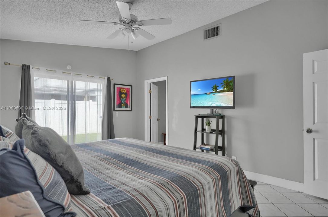 Active With Contract: $500,000 (3 beds, 2 baths, 1668 Square Feet)