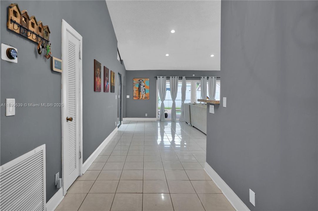 Active With Contract: $500,000 (3 beds, 2 baths, 1668 Square Feet)