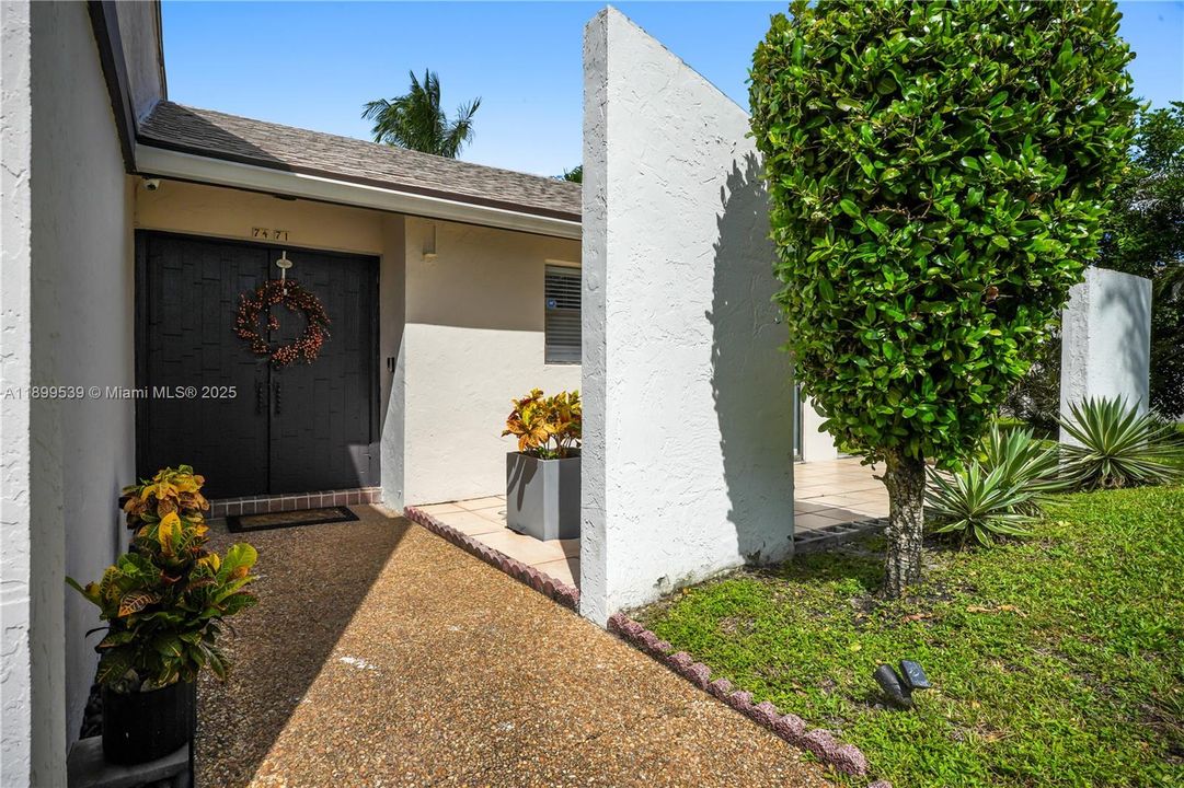 Active With Contract: $500,000 (3 beds, 2 baths, 1668 Square Feet)