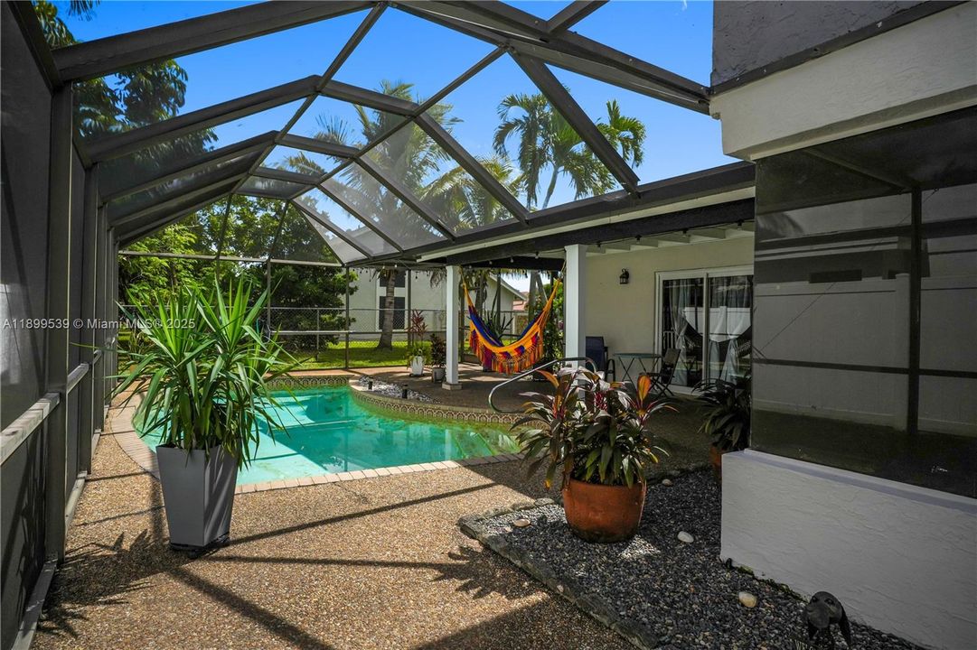 Active With Contract: $500,000 (3 beds, 2 baths, 1668 Square Feet)