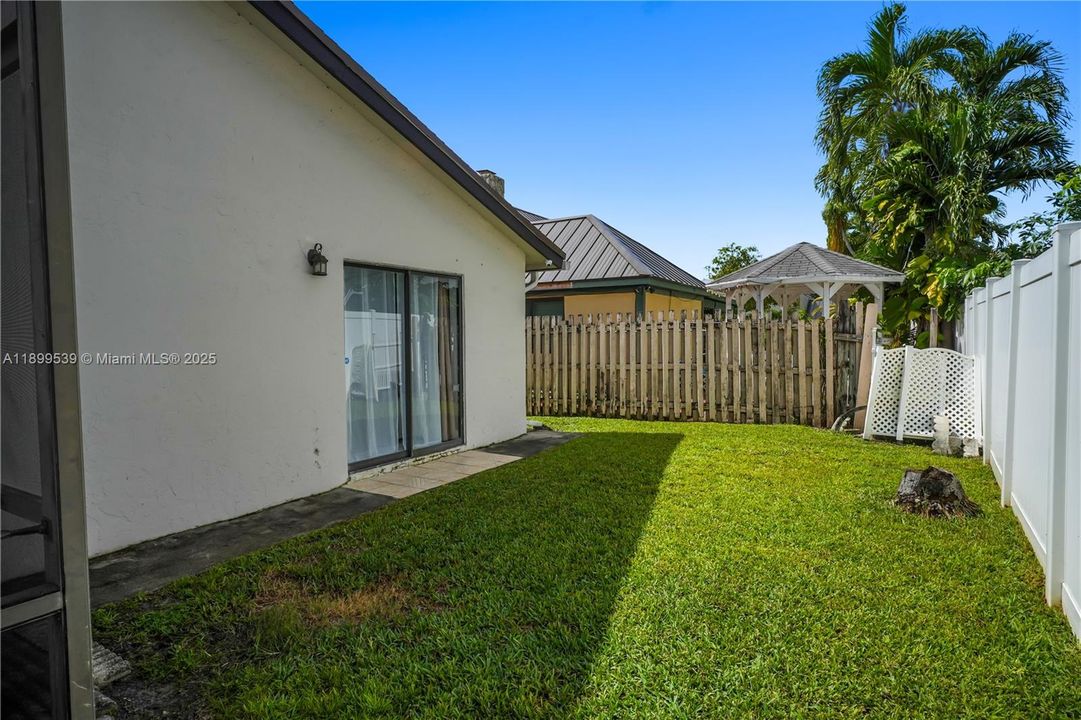 Active With Contract: $500,000 (3 beds, 2 baths, 1668 Square Feet)