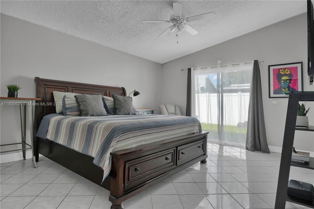 Active With Contract: $500,000 (3 beds, 2 baths, 1668 Square Feet)