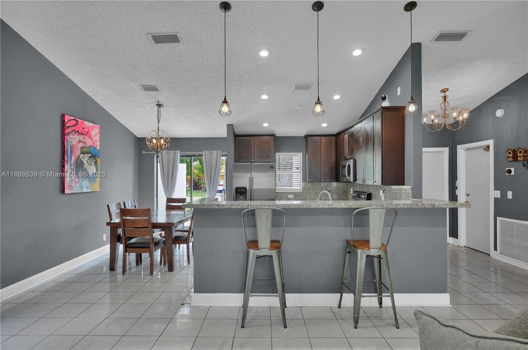 Active With Contract: $500,000 (3 beds, 2 baths, 1668 Square Feet)