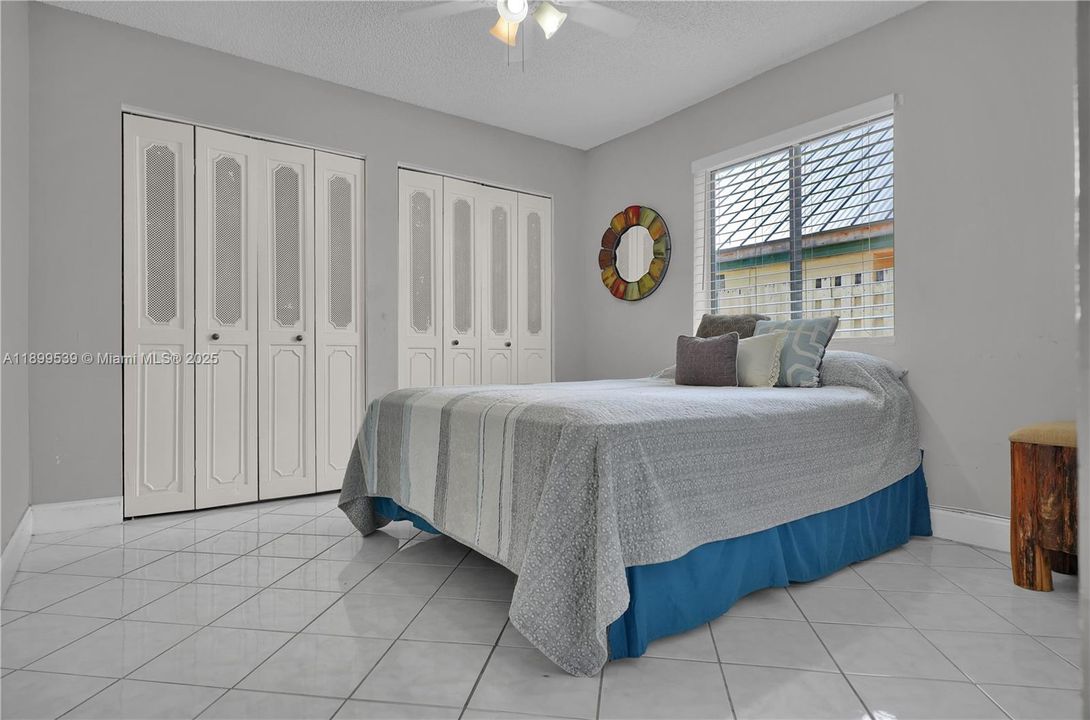 Active With Contract: $500,000 (3 beds, 2 baths, 1668 Square Feet)