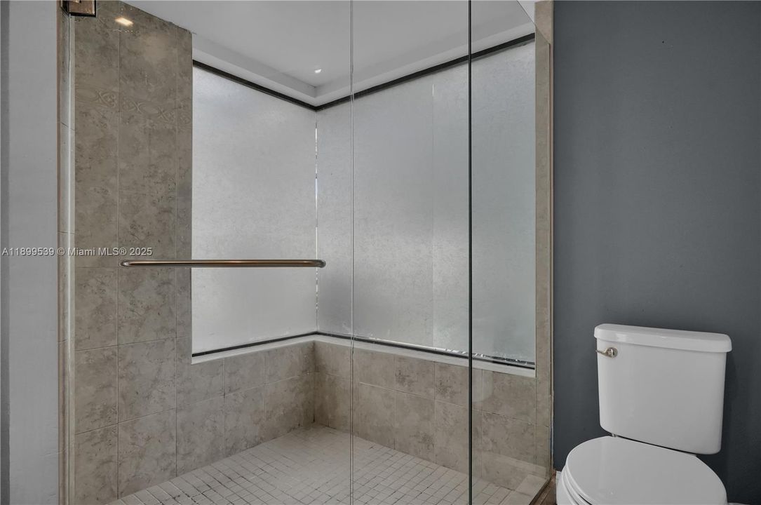 Active With Contract: $500,000 (3 beds, 2 baths, 1668 Square Feet)