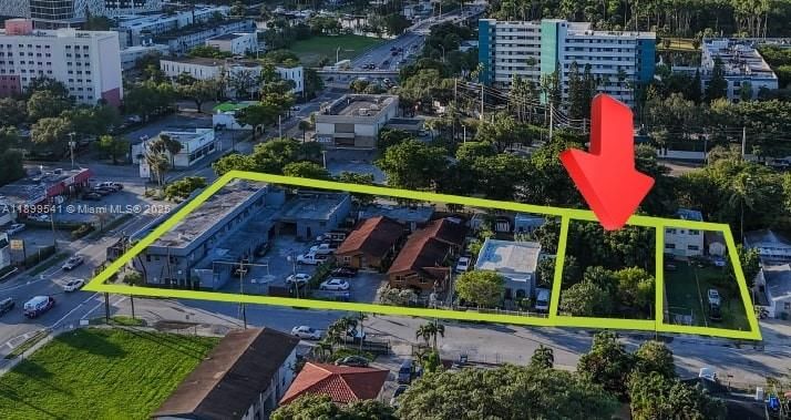 На продажу: $475,000 (0.16 acres)