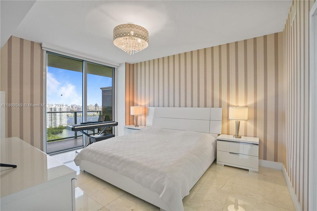 На продажу: $978,000 (3 спален, 3 ванн, 1556 Квадратных фут)