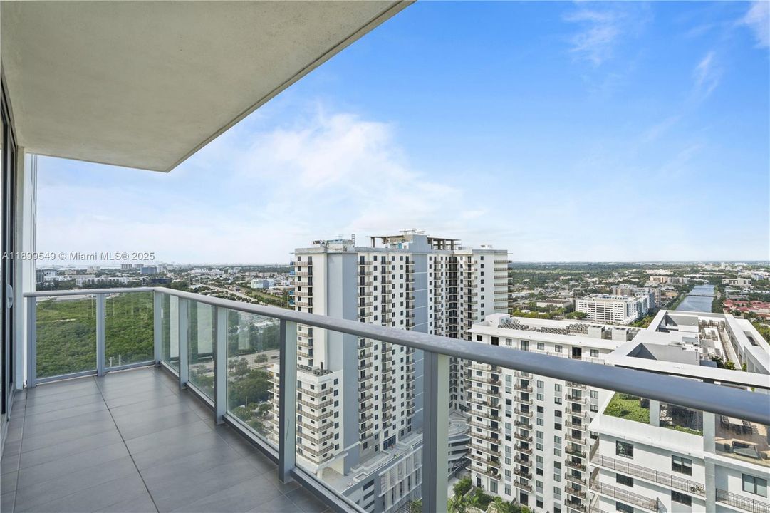 На продажу: $978,000 (3 спален, 3 ванн, 1556 Квадратных фут)