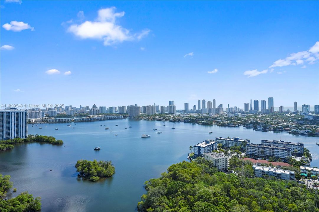 На продажу: $978,000 (3 спален, 3 ванн, 1556 Квадратных фут)