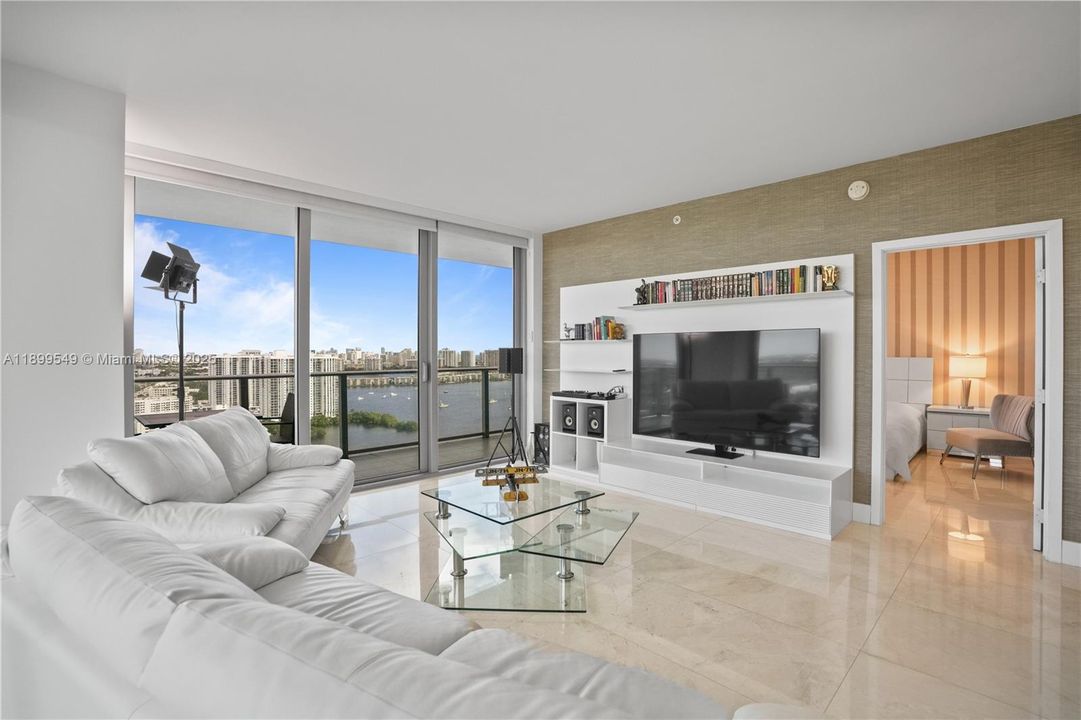 На продажу: $978,000 (3 спален, 3 ванн, 1556 Квадратных фут)