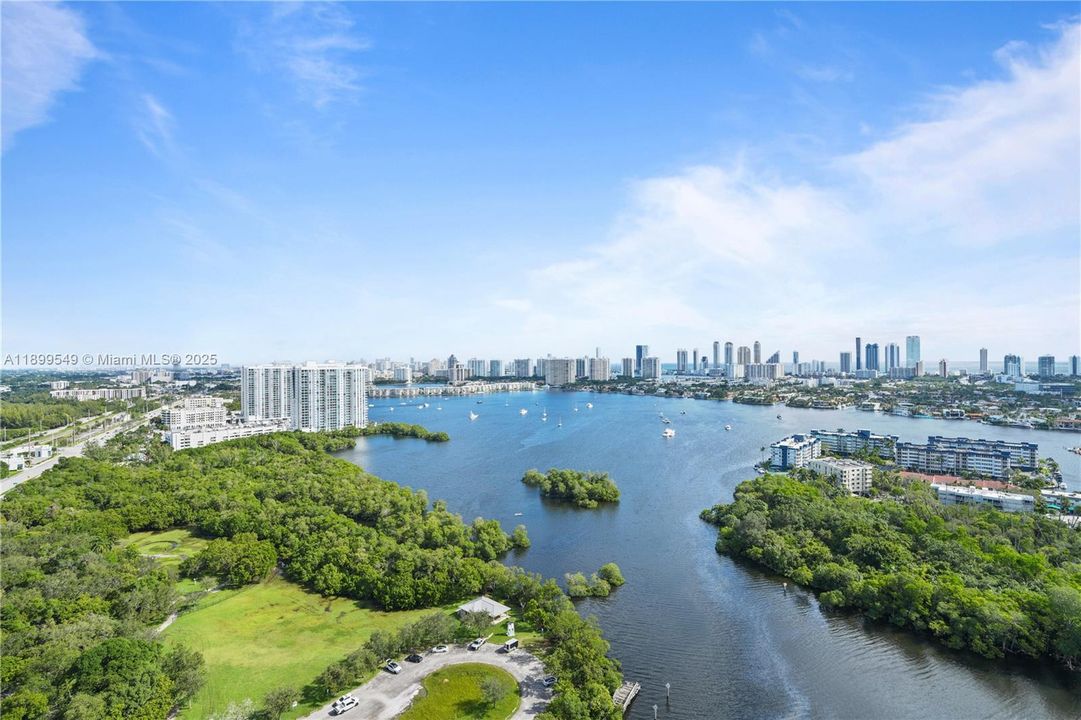 На продажу: $978,000 (3 спален, 3 ванн, 1556 Квадратных фут)